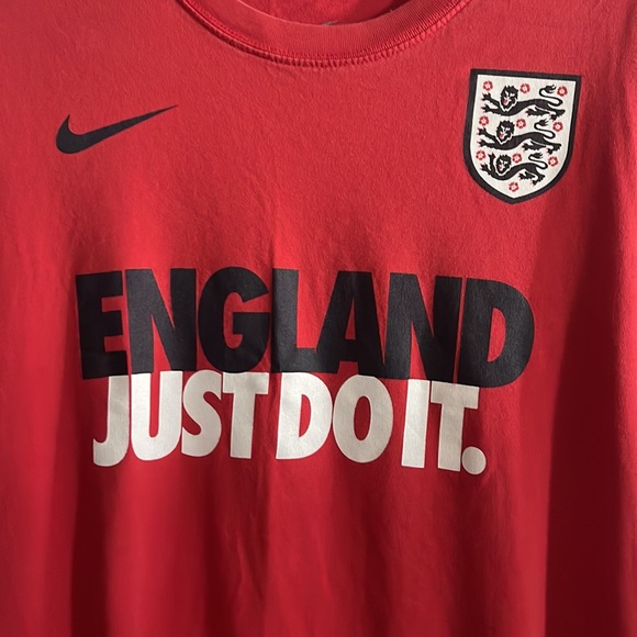 Men’s England Soccer Shirt - Picture 2 of 2